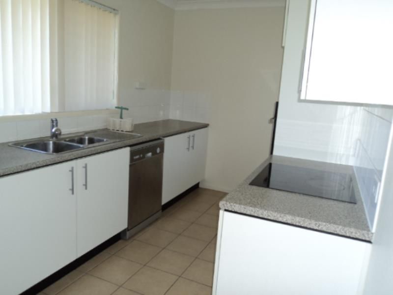 2/6 Prenter Crescent, KIPPA-RING, QLD 4021