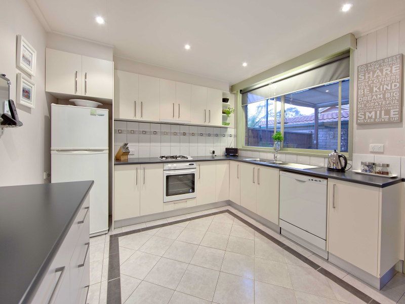 61 Bondi Avenue, FRANKSTON, VIC 3199