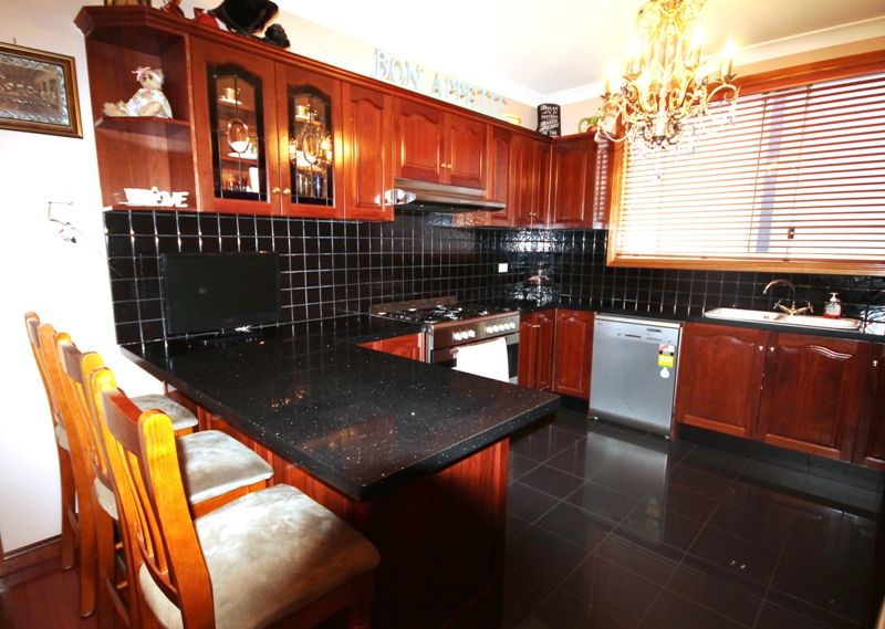 WEST HOXTON, NSW 2171