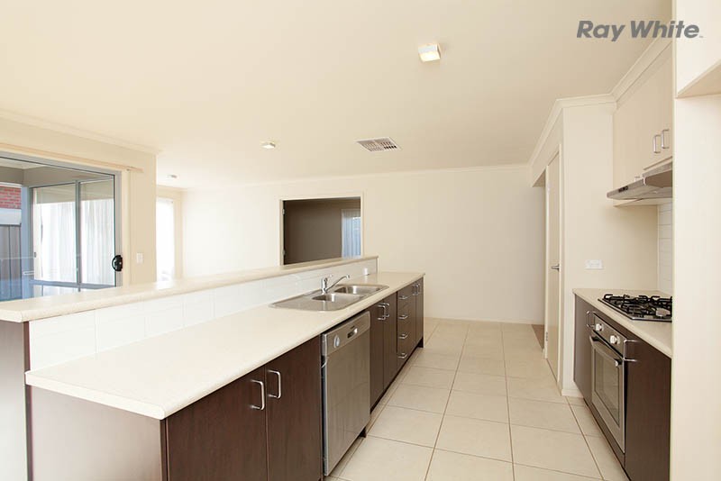 33 Melfin Drive, HILLSIDE, VIC 3037