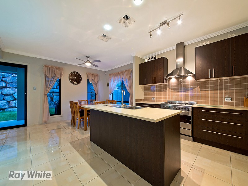15 Carmody Parade, NORTH LAKES, QLD 4509