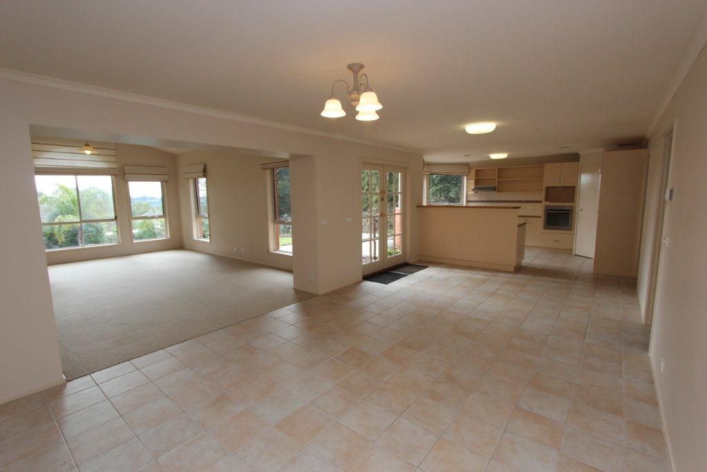 8 Carroll Road, HIGHTON, VIC 3216