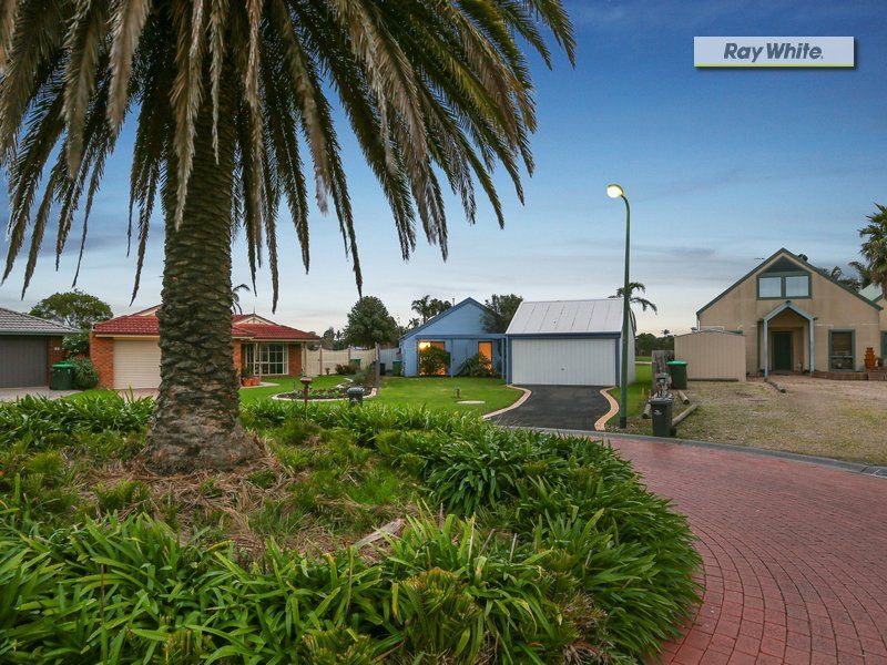 18 Golf Course Circle, SAFETY BEACH, VIC 3936