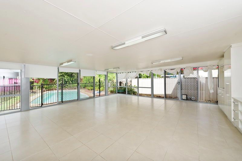 1 Torrance Avenue, EDGE HILL QLD 4870