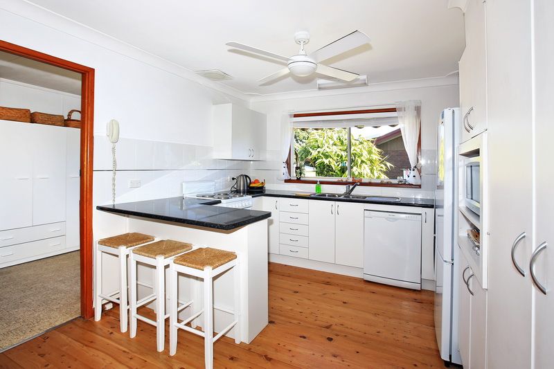12 Lyrebird Drive, NOWRA, NSW 2541