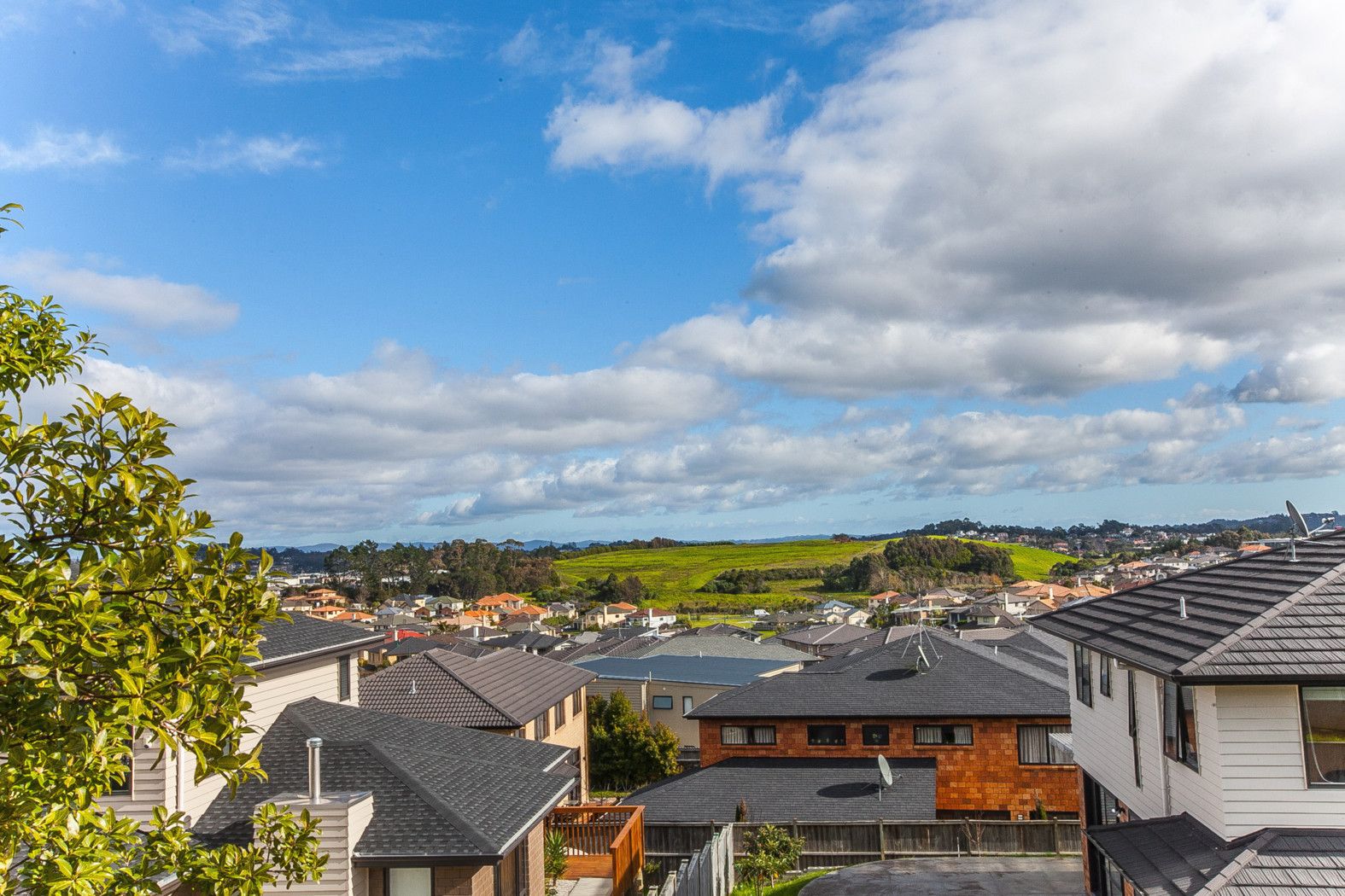 636C East Coast Road, PINEHILL, North Shore City