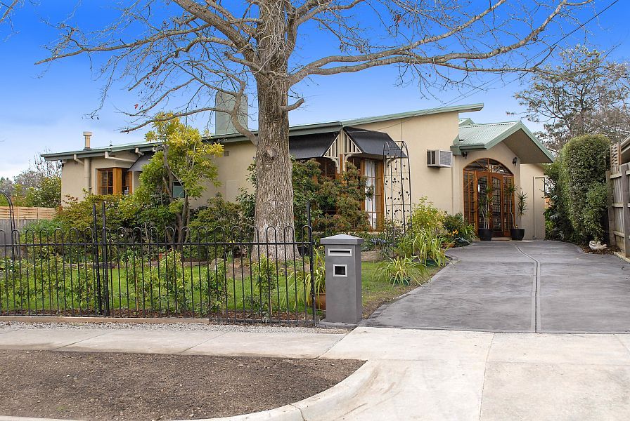 18 Endeavour Street, MITCHAM VIC 3132