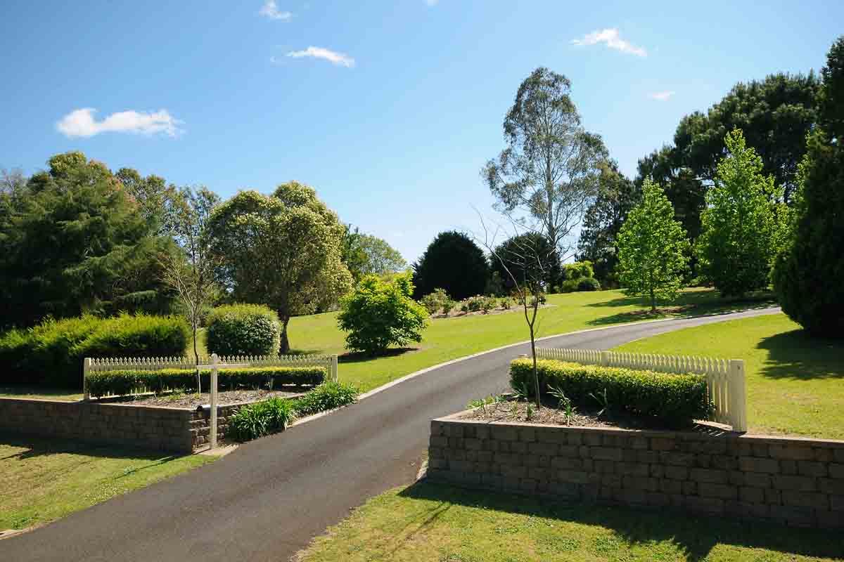 6 Blue Meadow Court, BLUE MOUNTAIN HEIGHTS, QLD 4350