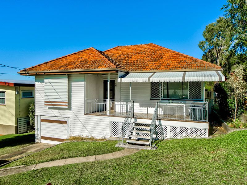12 Quebec Avenue, CAMP HILL QLD 4152