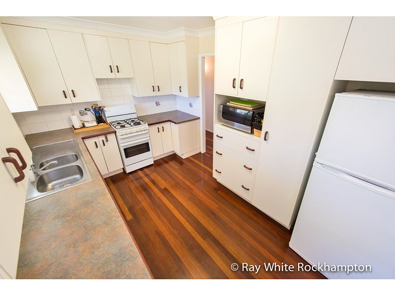 18 Booker Street, PARK AVENUE, QLD 4701