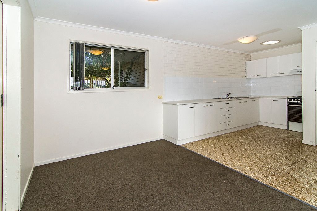 1/6 Cossart, CENTENARY HEIGHTS, QLD 4350