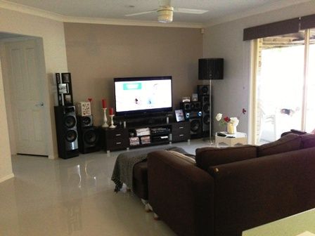 8 Balranald Court, HELENSVALE, QLD 4212