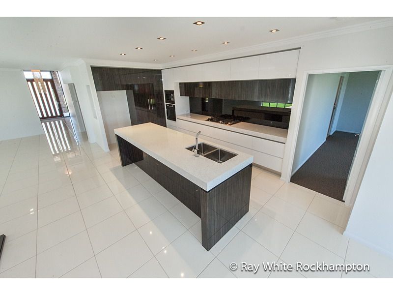 22 Tamarind Avenue, NORMAN GARDENS, QLD 4701