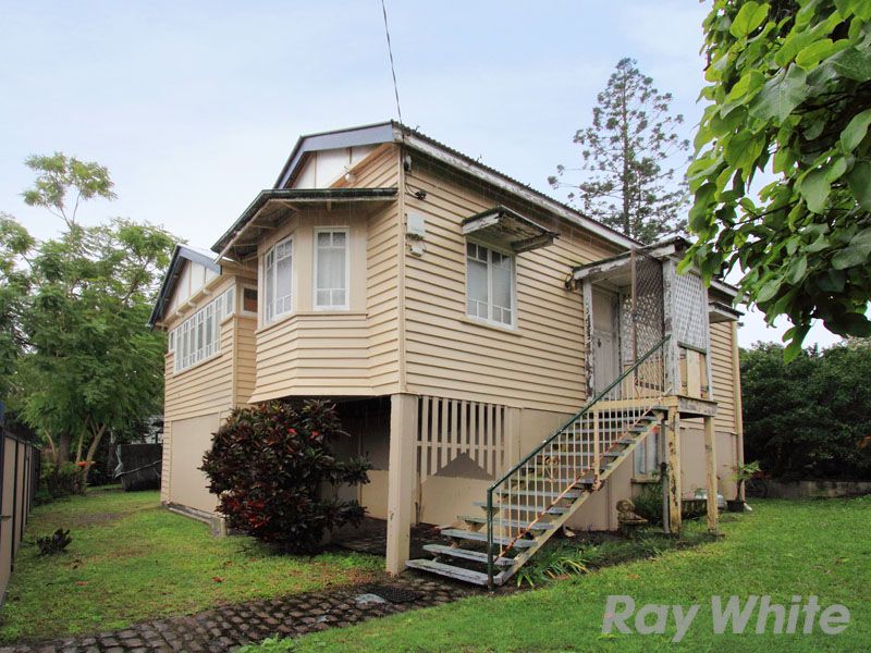 7 Mina Parade, NEWMARKET QLD 4051