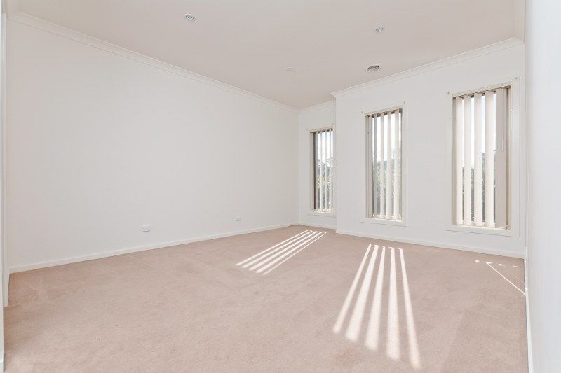 27 Kensley Circuit, CRAIGIEBURN, VIC 3064