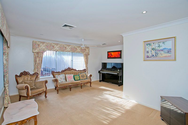 45 Brigalow Way, LESMURDIE, WA 6076