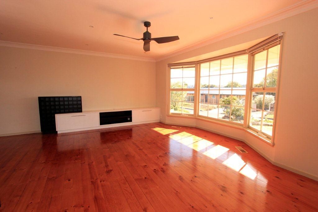 8 Torulosa Court, HIGHTON, VIC 3216
