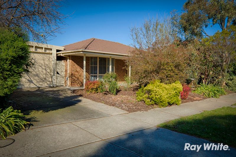28 Simon Drive, PAKENHAM, VIC 3810