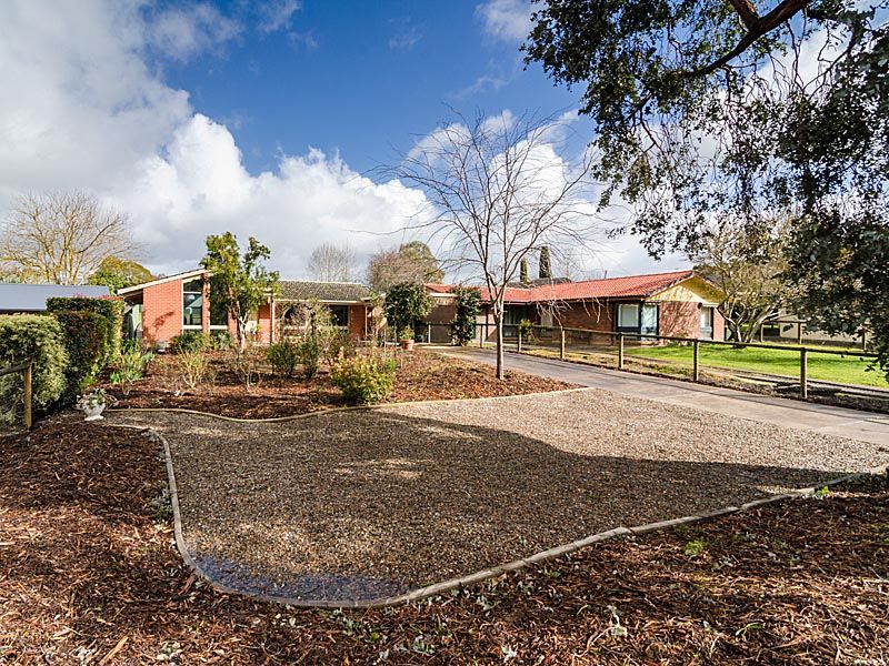 8 Pain Road, HAHNDORF, SA 5245