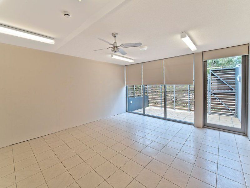 8/12 Bayview Street, RUNAWAY BAY, QLD 4216