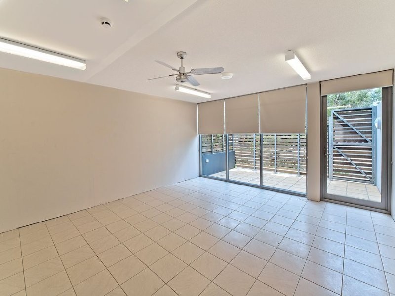 8/12 Bayview Street, RUNAWAY BAY, QLD 4216