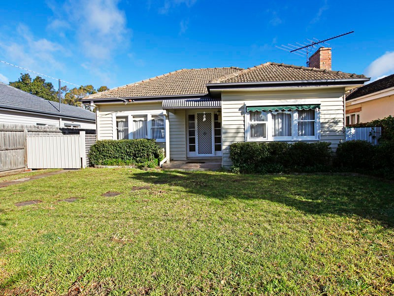 18 Rugby Street, BELMONT, VIC 3216