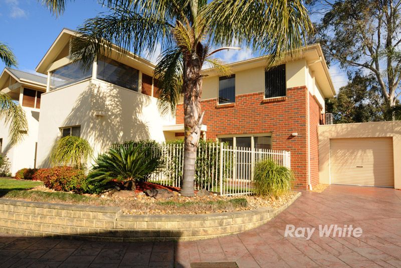 10 Wyndham Place, ROWVILLE VIC 3178