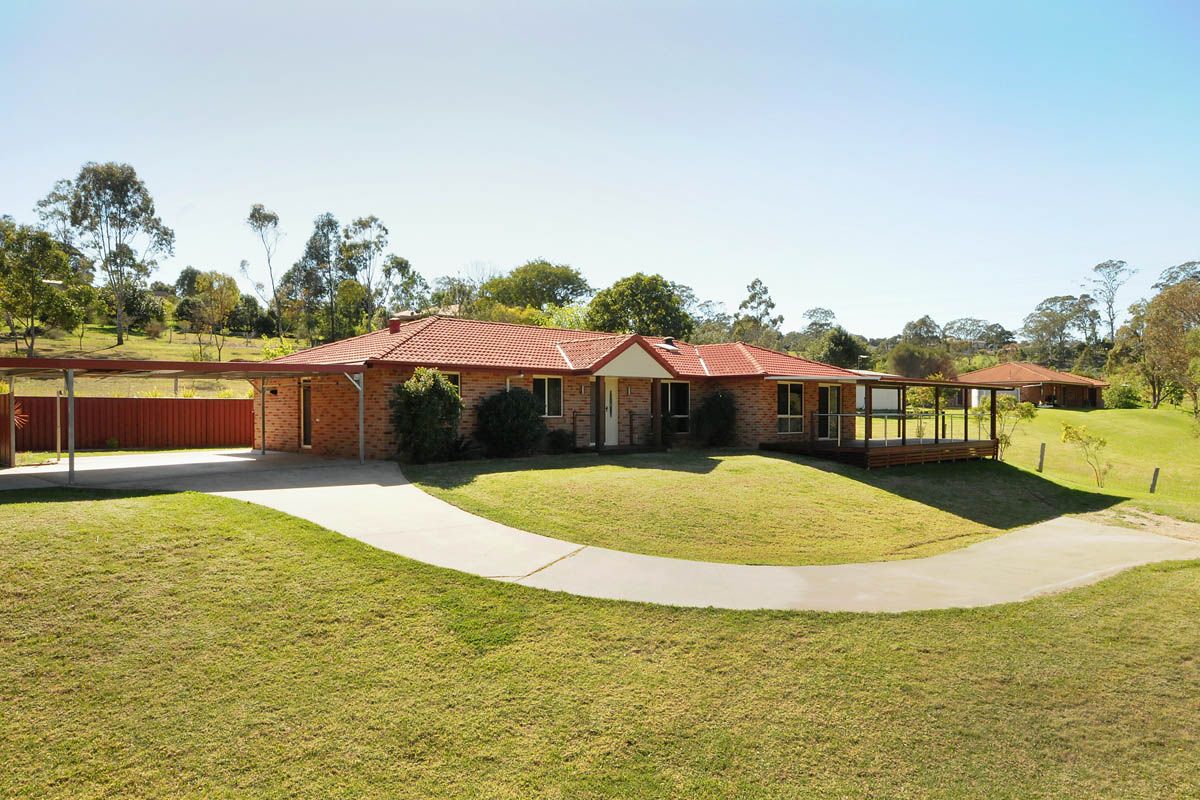2 Schmidt Court, TOP CAMP QLD 4350