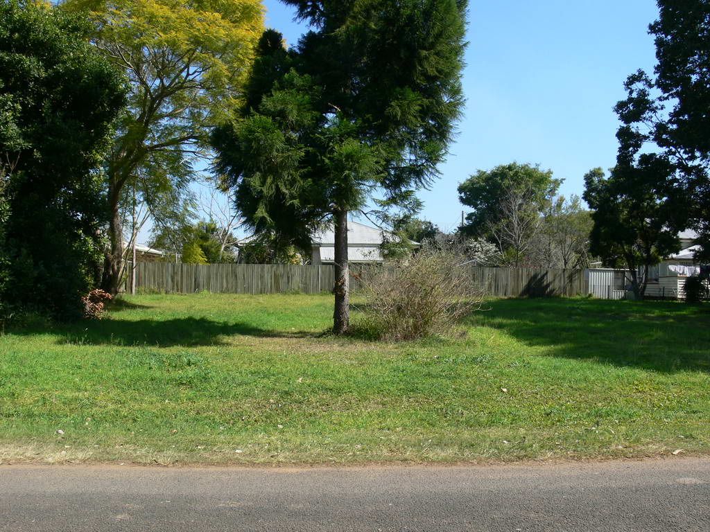 11 Francis Terrace, ESK, QLD 4312