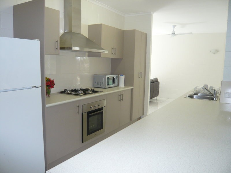2 Bligh Close, CLIFTON BEACH, QLD 4879