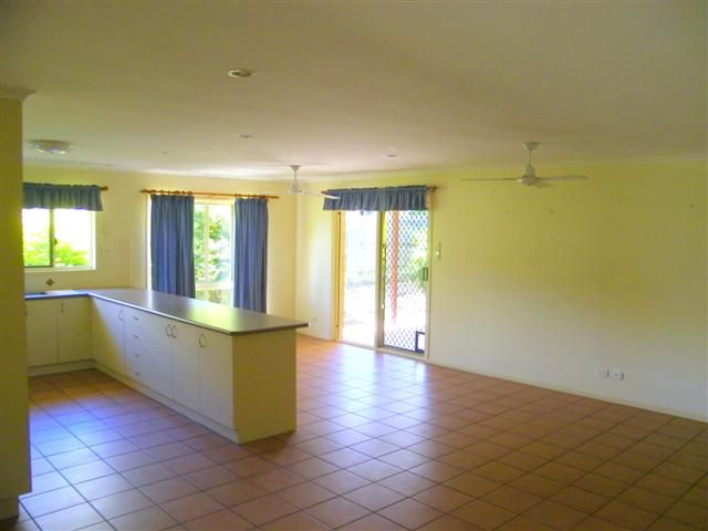 4 Maraboon Court, CLINTON, QLD 4680