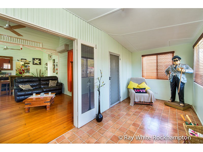 43 West Street, THE RANGE, QLD 4700