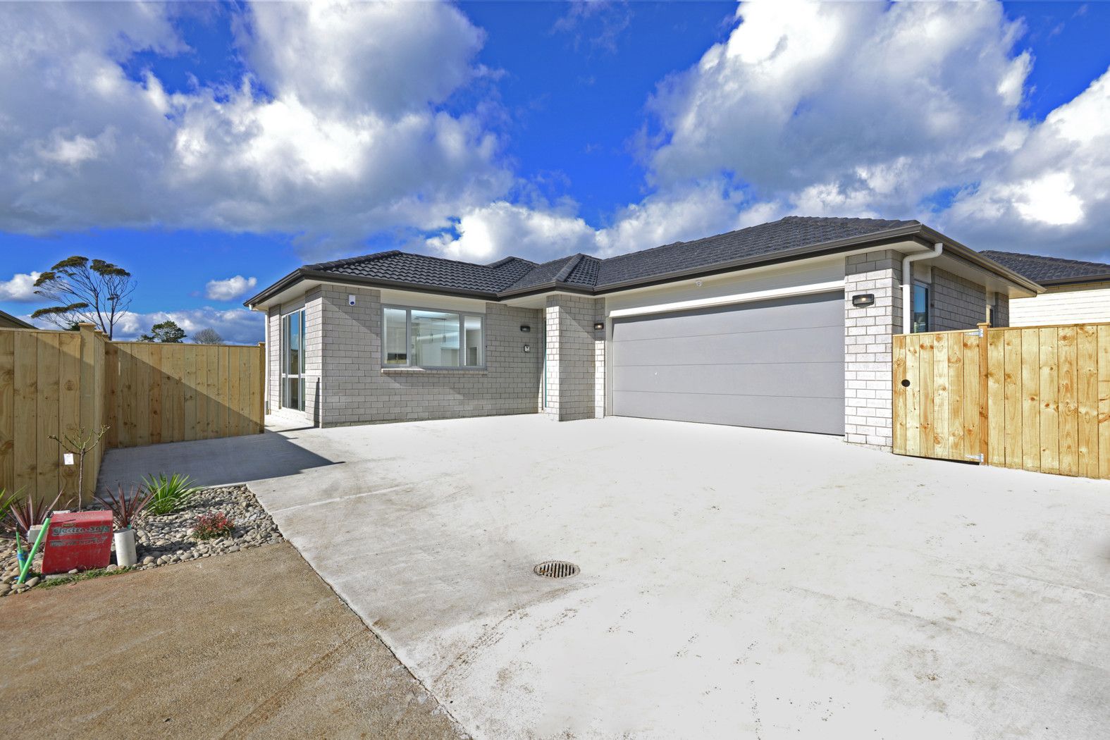 10 Springside Drive, FLAT BUSH, Manukau City