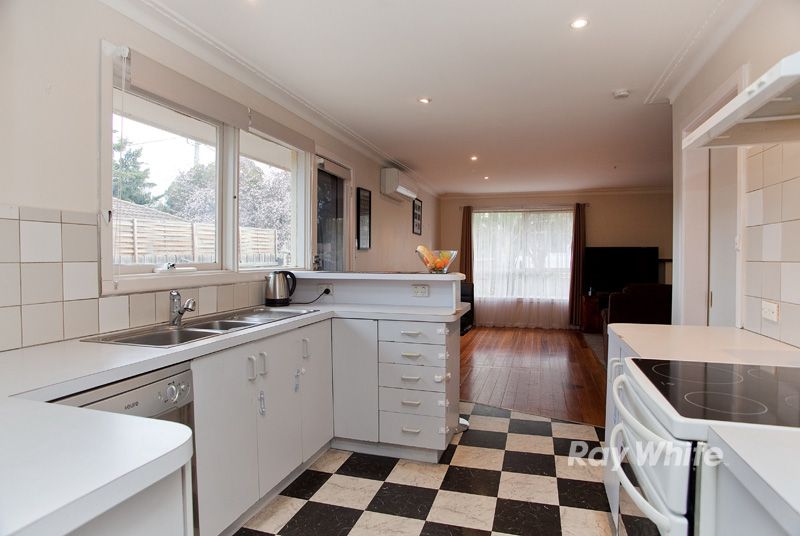 13 Batman Avenue, SUNBURY, VIC 3429