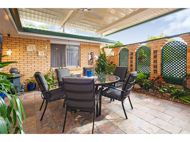 4 Benbow Court, SPRINGWOOD, QLD 4127