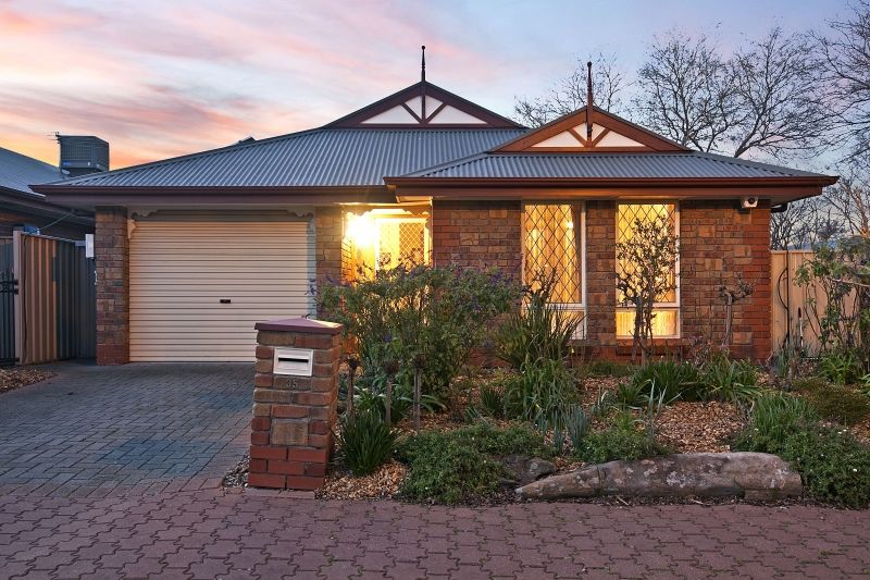 35 Farnborough Street, OAKDEN SA 5086