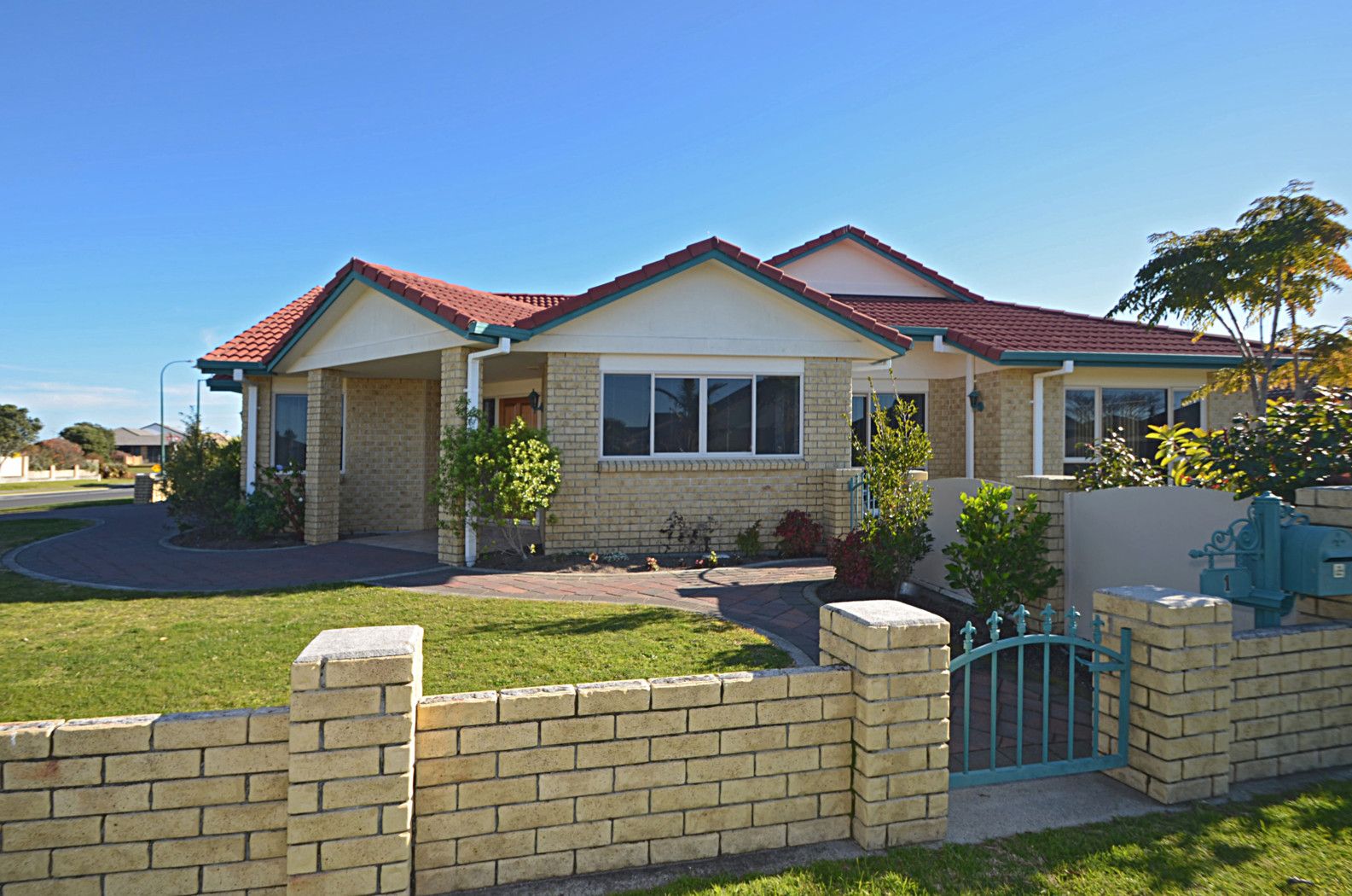 1 Rosberg Place, MT MAUNGANUI, Tauranga City