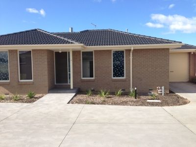 3/8 Flinders Road, LONGWARRY, VIC 3816