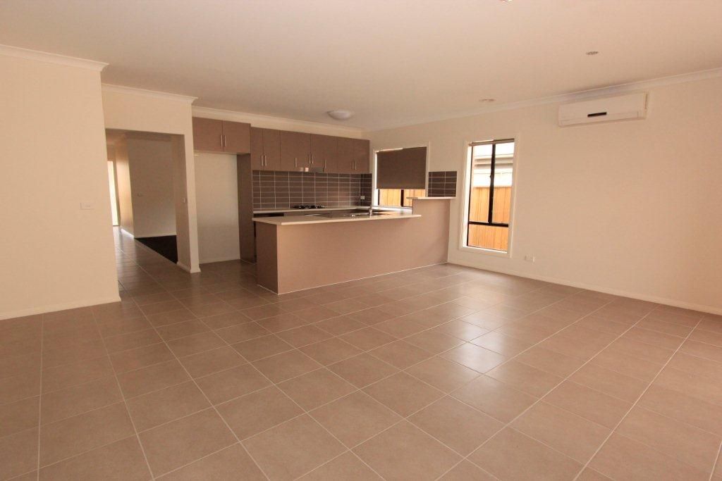 17 Parkfront Drive, LEOPOLD, VIC 3224