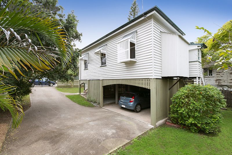 30 Fenton Street, FAIRFIELD, QLD 4103