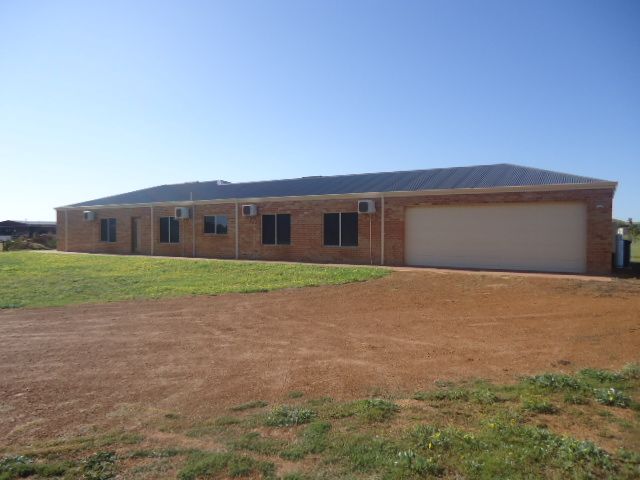 45  Eastlyn Drive, DEEPDALE, WA 6532