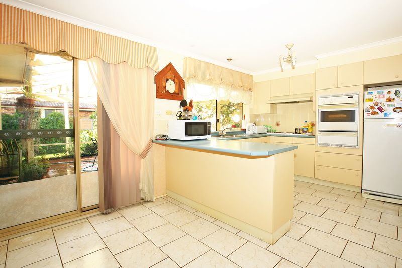 11 Robinia Way, WORRIGEE, NSW 2540