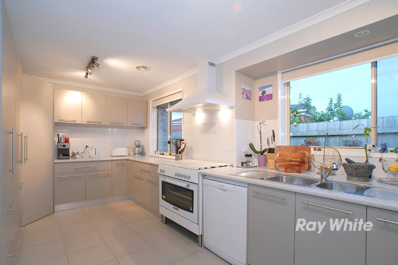 108 Bellevue Drive, BERWICK, VIC 3806