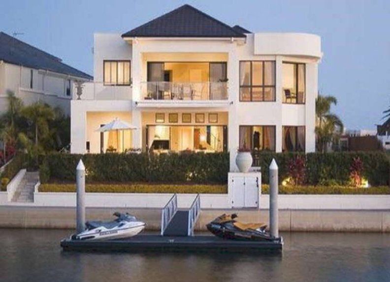 15 Hampton Court, SOVEREIGN ISLANDS, QLD 4216