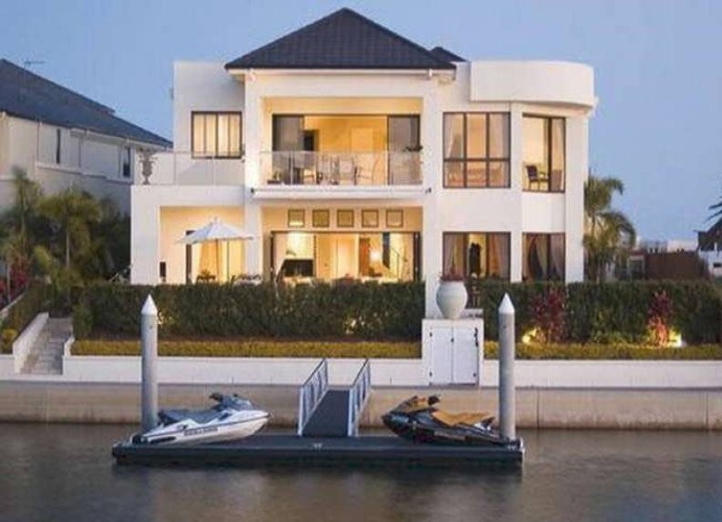 15 Hampton Court, SOVEREIGN ISLANDS, QLD 4216