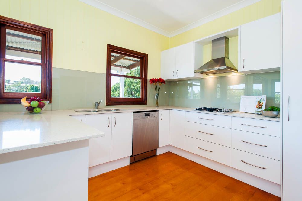 10 Contay Street, HOLLAND PARK, QLD 4121
