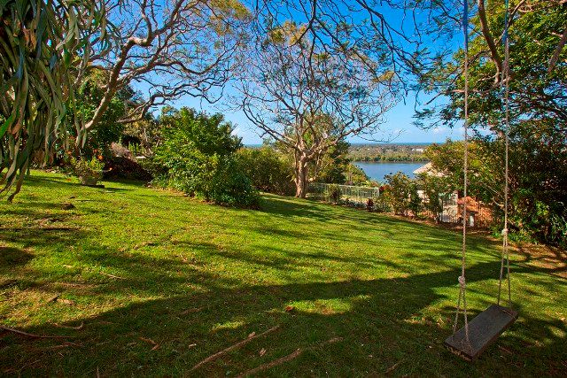 10 Old Ferry Road, BANORA POINT NSW 2486