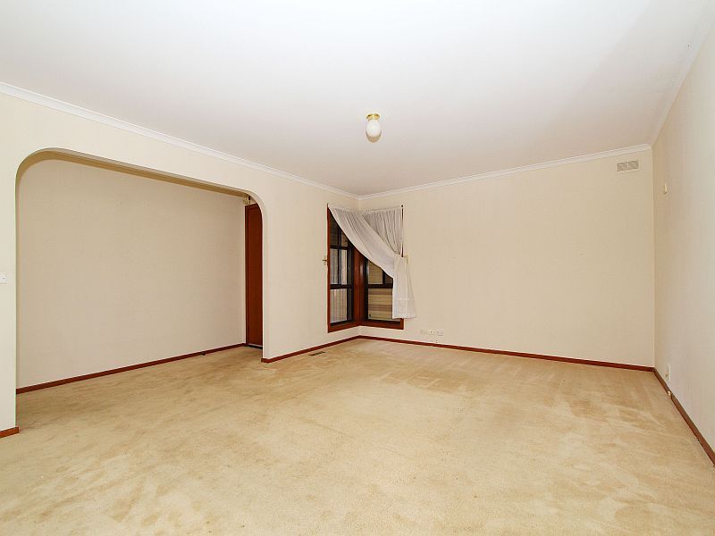 8 Essue Court, MILL PARK, VIC 3082