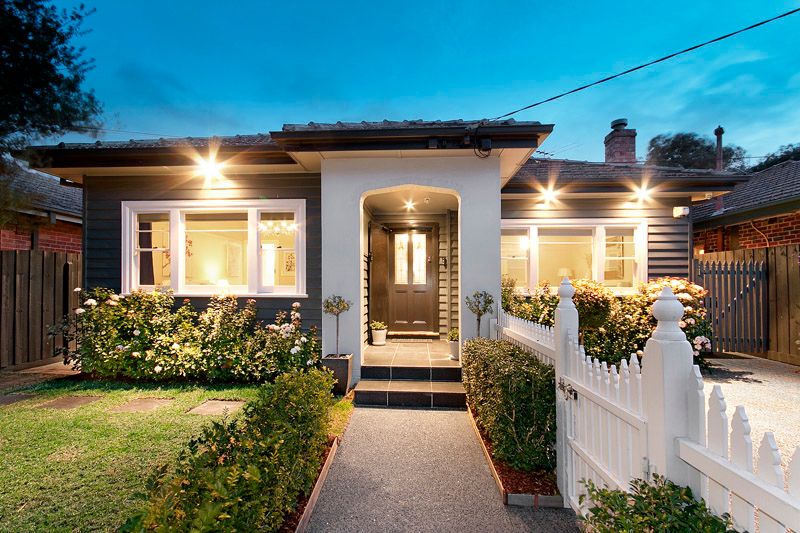 48 Holywood Grove, CARNEGIE VIC 3163