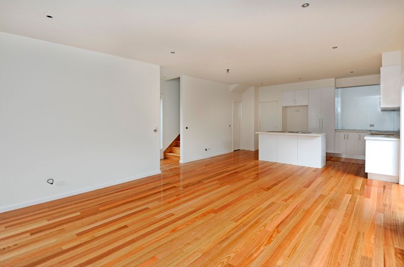 2/107 Barton Street, RESERVOIR, VIC 3073